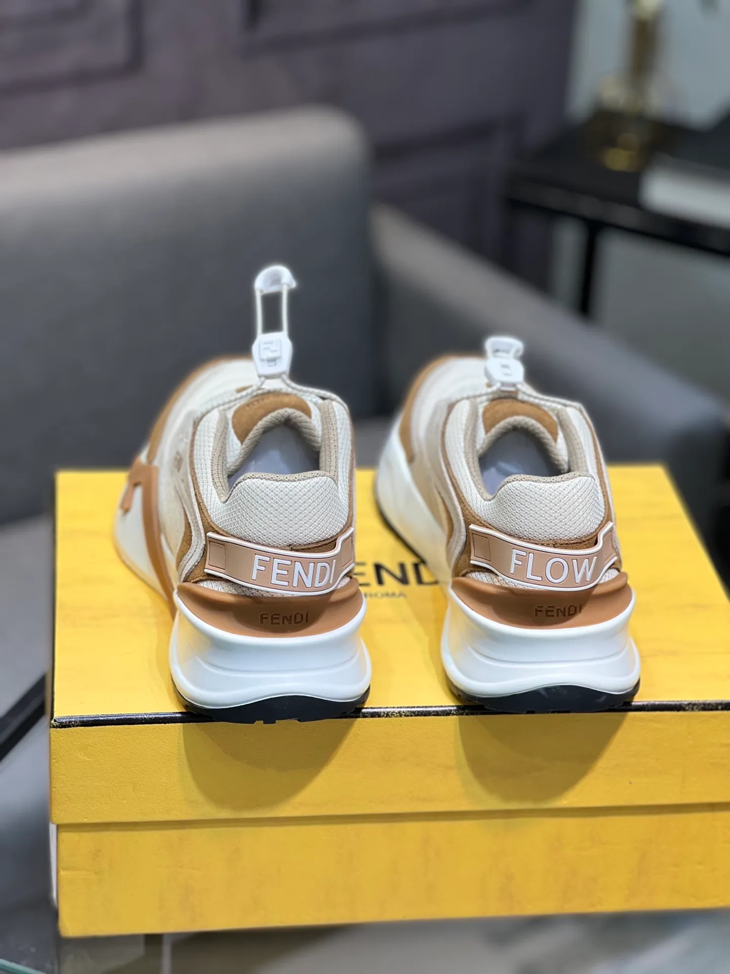 Men's shoes 💰580 FENDI men's fashion casual shoes 👟Hot sale🔥Official website 1:1 replica ⬆️Original quality - Original leather - Original breathable mesh lining Original outsole 1:1 replica, code number 38-44 (45-46 customized)